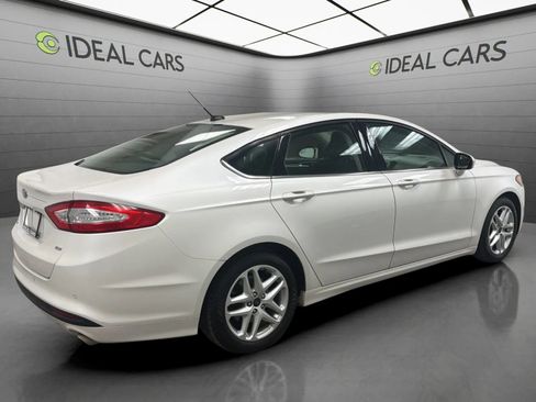 Used 2016 Ford Fusion SE FWD image 5