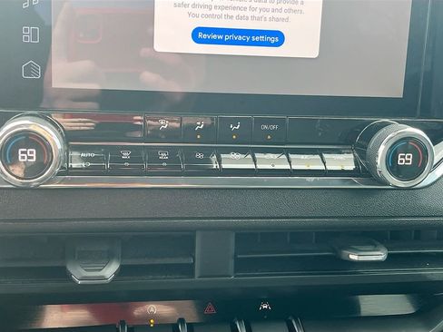 Used 2025 Chevrolet Colorado Trail Boss image 16