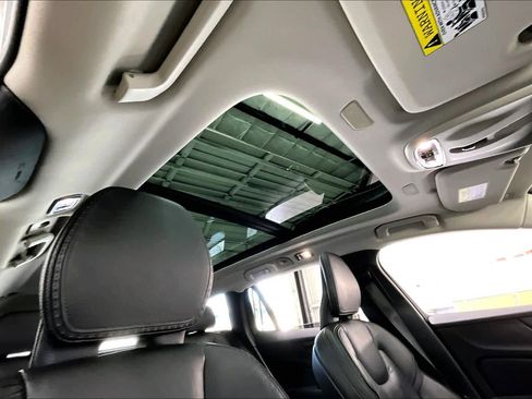 Used 2020 Volvo V60 T5 Cross Country w/ Cross Country Pro Package image 25