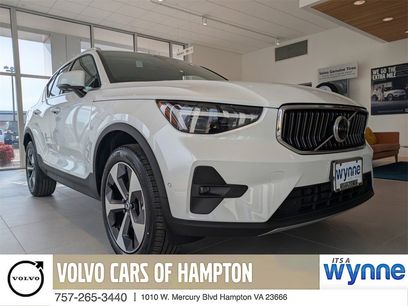 New 2025 Volvo XC40 B5 Plus w/ Climate Package