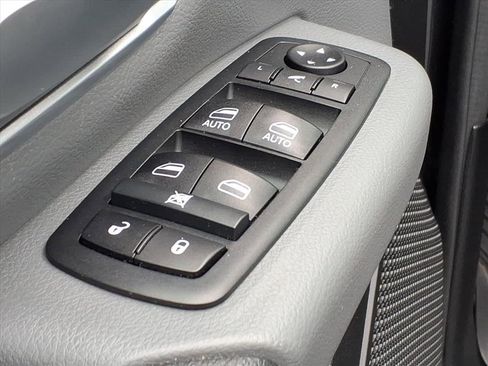 Used 2020 RAM 1500 Big Horn image 13