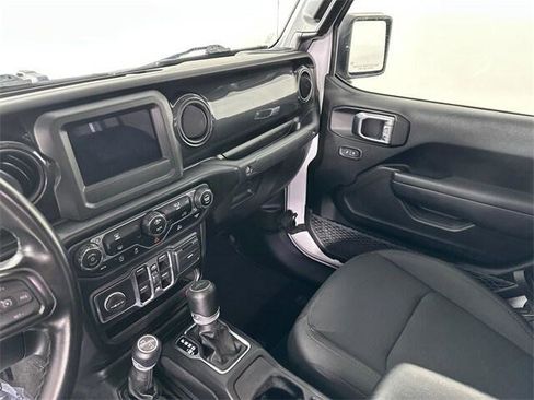 Certified 2022 Jeep Gladiator Sport image 22