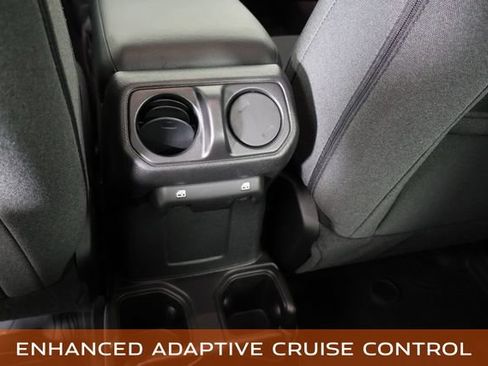 Used 2025 Jeep Wrangler Unlimited Sport AWD/4WD image 18