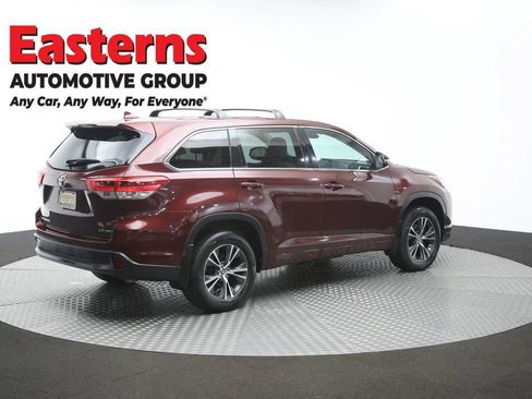 Used 2018 Toyota Highlander Plus AWD/4WD image 41