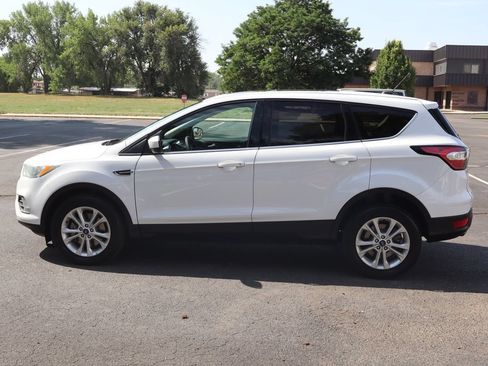 Used 2017 Ford Escape SE AWD/4WD image 9
