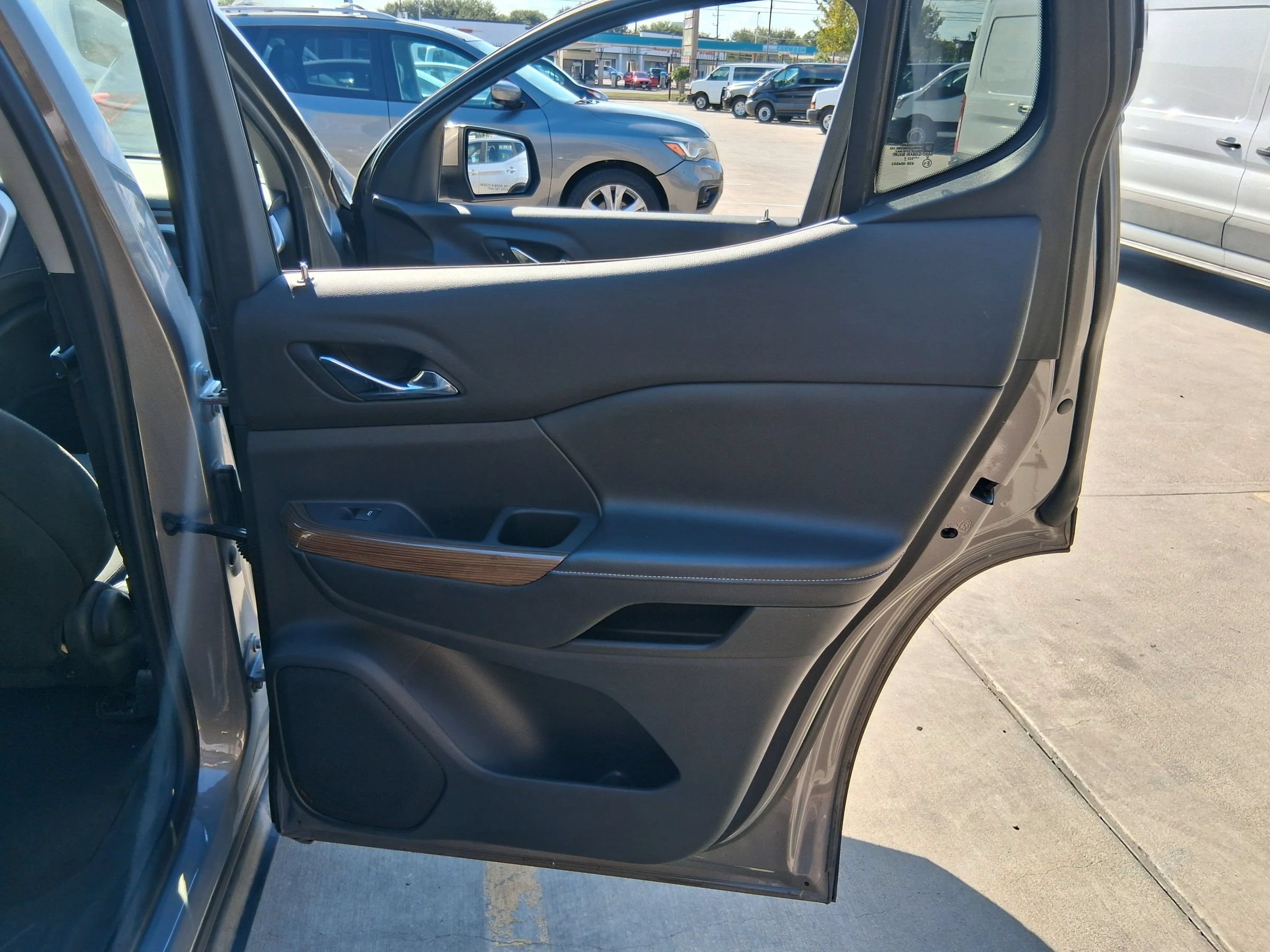 Used 2019 GMC Acadia SLE AWD/4WD image 31