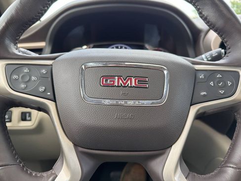Used 2019 GMC Acadia Denali w/ Technology Package FWD image 13
