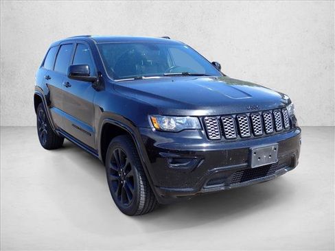 Used 2020 Jeep Grand Cherokee Altitude AWD/4WD image 14
