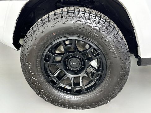 Certified 2024 Toyota 4Runner TRD Off-Road Premium w/ Off Road Premium Plus Package AWD/4WD image 32