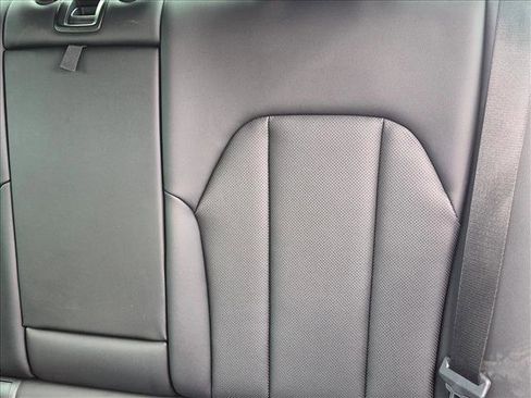 Used 2024 BMW 330i Sedan w/ Convenience Package RWD image 13