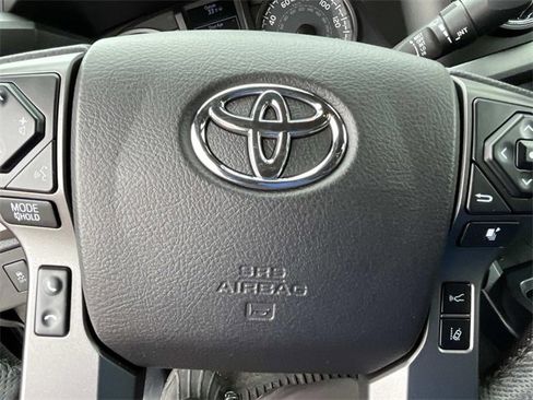 Used 2021 Toyota Tacoma TRD Off-Road image 31