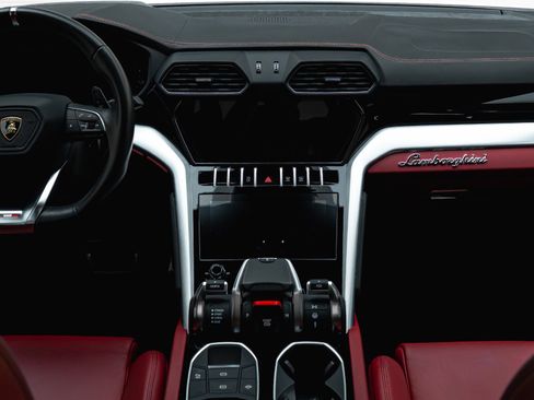 Used 2020 Lamborghini Urus AWD/4WD image 38