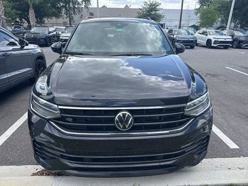 Used 2023 Volkswagen Tiguan SE R-Line image 2