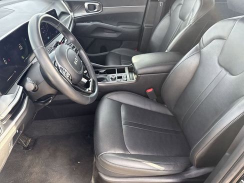 Used 2024 Kia Sorento S image 17
