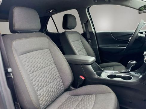 Used 2020 Chevrolet Equinox LT image 18