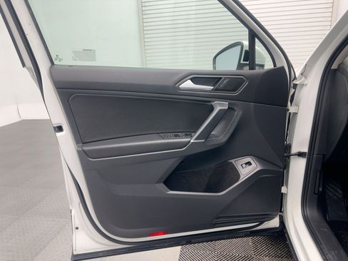 Used 2020 Volkswagen Tiguan SEL image 13