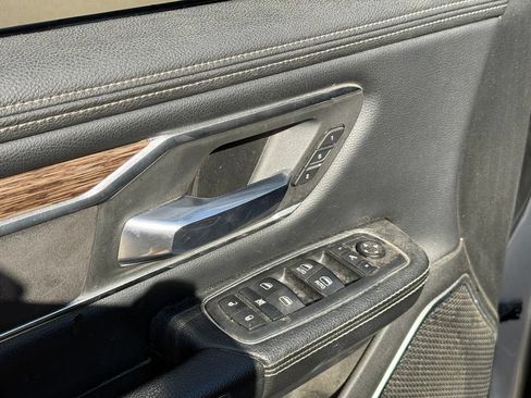 Used 2019 RAM 1500 Laramie AWD/4WD image 13