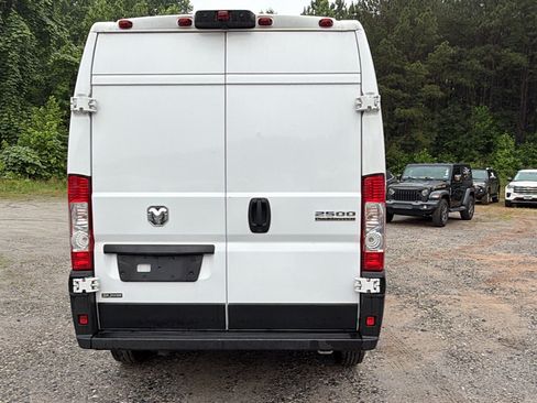 Used 2024 RAM ProMaster 2500 w/ Convenience Group FWD image 9
