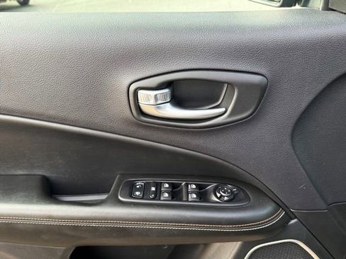 Used 2019 Jeep Compass Latitude w/ Cold Weather Group image 15