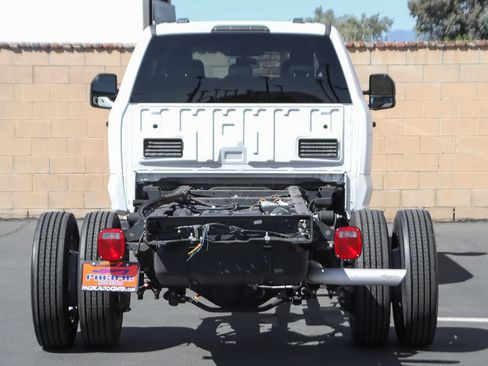 Used 2023 Ford F550 2WD Crew Cab Super Duty image 7