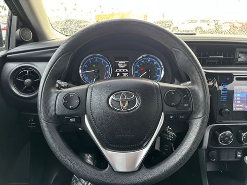 Used 2017 Toyota Corolla SE image 14