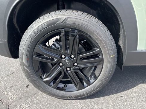 New 2026 Chevrolet Trax ACTIV w/ Sunroof Package FWD image 9
