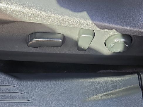 Used 2023 Subaru Outback Limited image 26