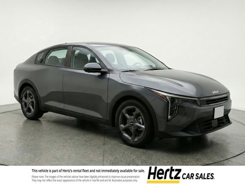 Used 2025 Kia K4 LXS image 1