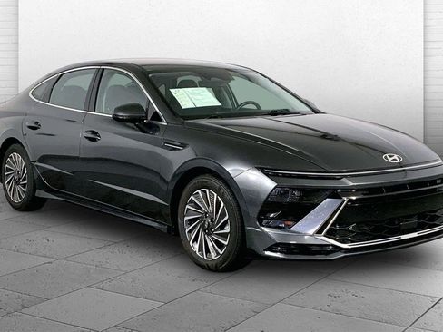 Used 2025 Hyundai Sonata SEL FWD image 1