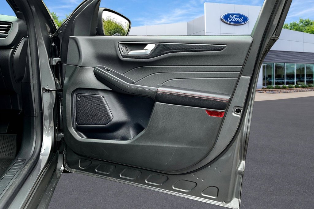 Certified 2024 Ford Escape ST-Line w/ Tech Pack #1 AWD/4WD image 28