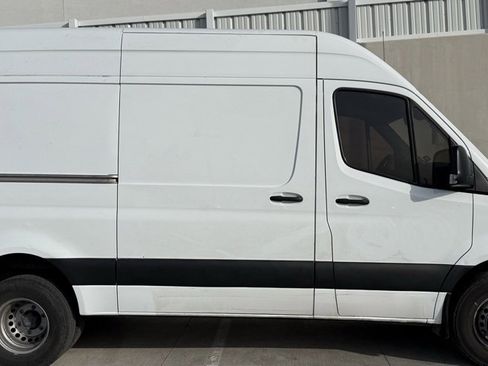 Used 2019 Mercedes-Benz Sprinter 144 Cargo image 3