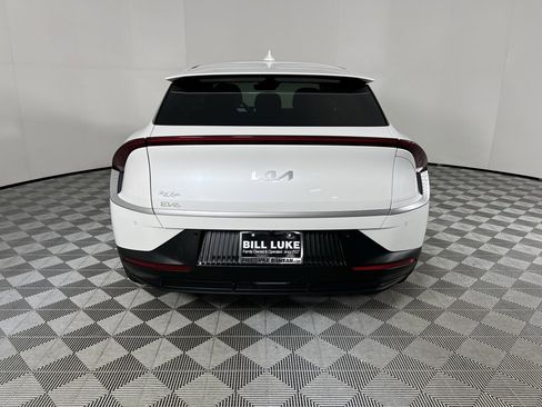 Used 2024 Kia EV6 Light image 9