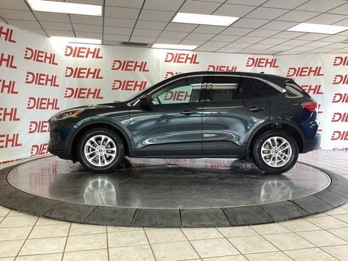 Used 2022 Ford Escape SE w/ Cold Weather Package FWD image 4