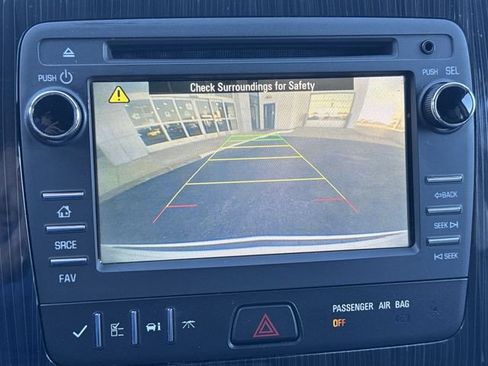 Used 2016 Chevrolet Traverse LT FWD image 23