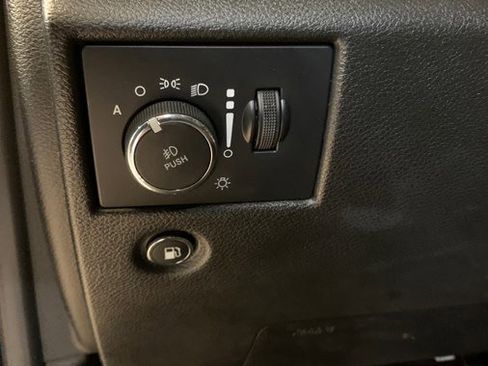 Used 2022 Jeep Grand Cherokee Laredo X AWD/4WD image 19