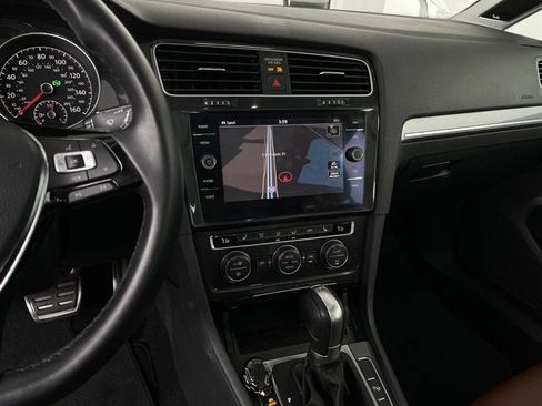 Used 2019 Volkswagen Golf Alltrack SEL image 17
