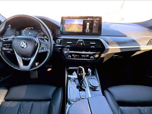 Used 2023 BMW 530i xDrive w/ Premium Package image 18