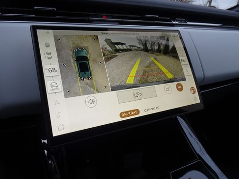 New 2026 Land Rover Range Rover Sport SE image 4