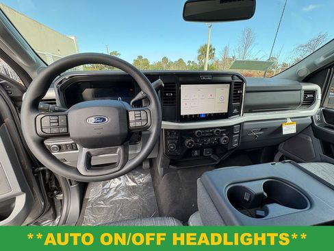 New 2026 Ford F250 XLT w/ XLT Premium Package AWD/4WD image 7