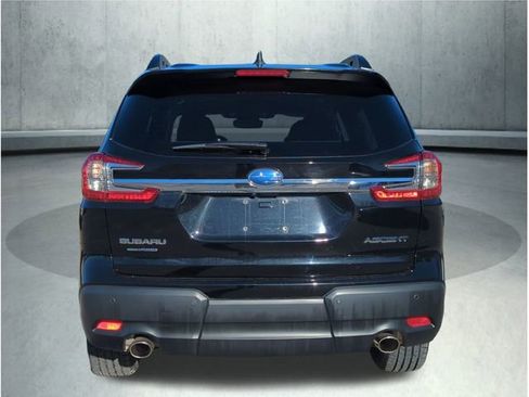 Used 2023 Subaru Ascent Premium w/ Convenience Package image 5