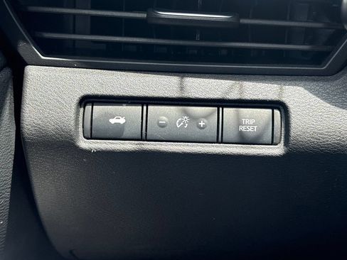 Used 2025 Nissan Altima 2.5 SV FWD image 27