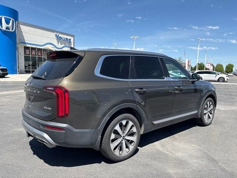 Used 2020 Kia Telluride EX w/ EX Premium Package FWD image 2