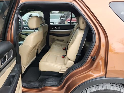 Used 2017 Ford Explorer XLT w/ Equipment Group 202A image 26