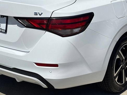 Used 2024 Nissan Sentra SV FWD image 5