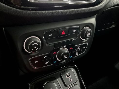 Used 2020 Jeep Compass Limited image 17