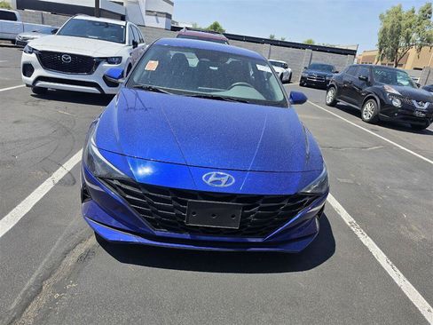 Used 2021 Hyundai Elantra SEL FWD image 2