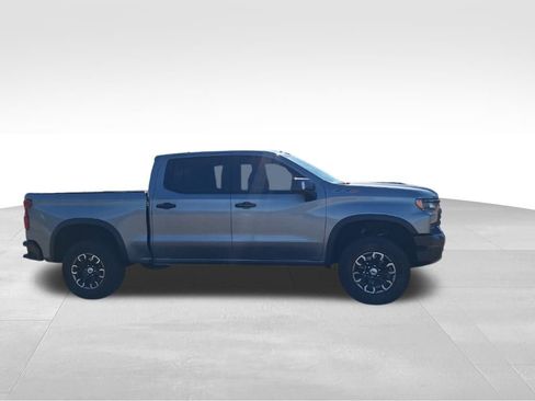 Used 2023 Chevrolet Silverado 1500 ZR2 image 7