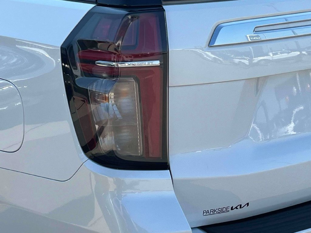 Used 2023 Chevrolet Suburban High Country w/ Advanced Technology Package AWD/4WD image 39