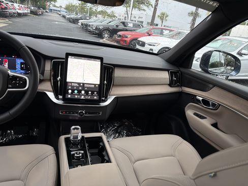 Certified 2026 Volvo XC90 B6 Plus AWD/4WD image 31