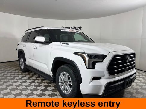 Used 2025 Toyota Sequoia SR5 AWD/4WD image 5